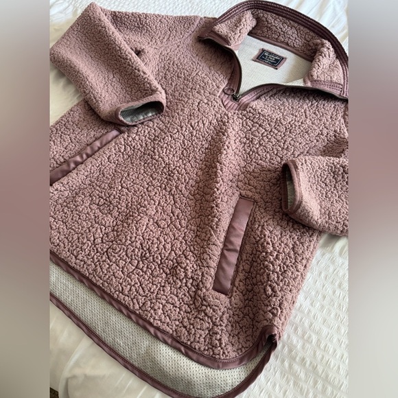 Abercrombie & Fitch Pink Sherpa Hoodie Size Small - Picture 2 of 5